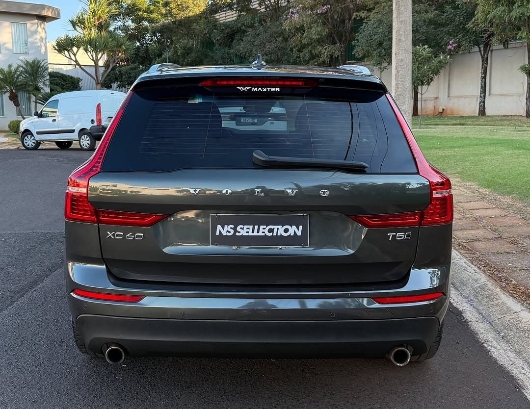 Volvo XC60 Momentum T5 5