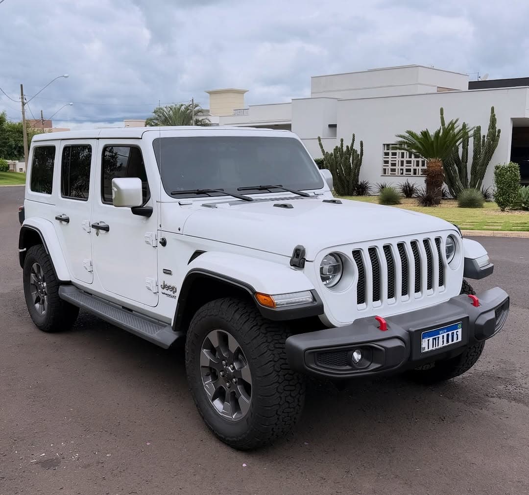 Jeep Wrangler Unlimited Sahara 2