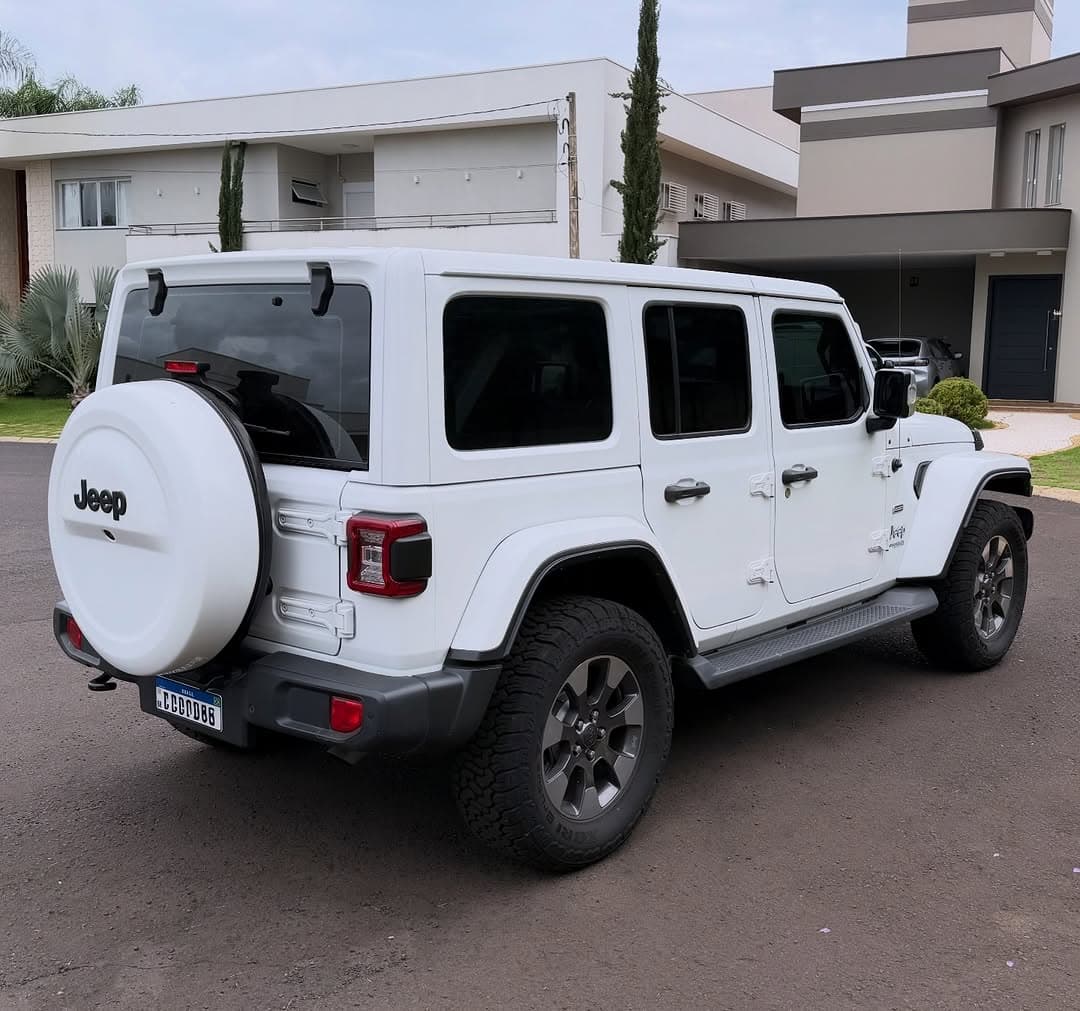Jeep Wrangler Unlimited Sahara 3