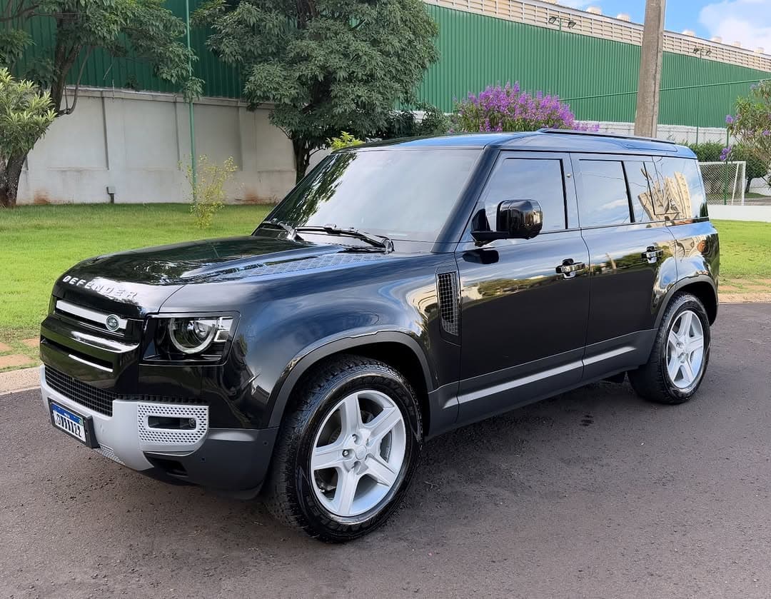 Land Rover Defender SE P300 2