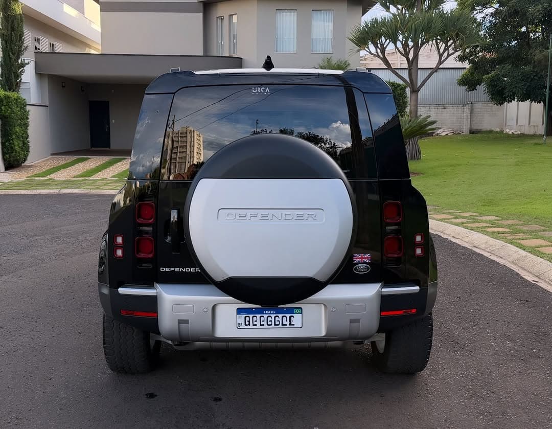 Land Rover Defender SE P300 5