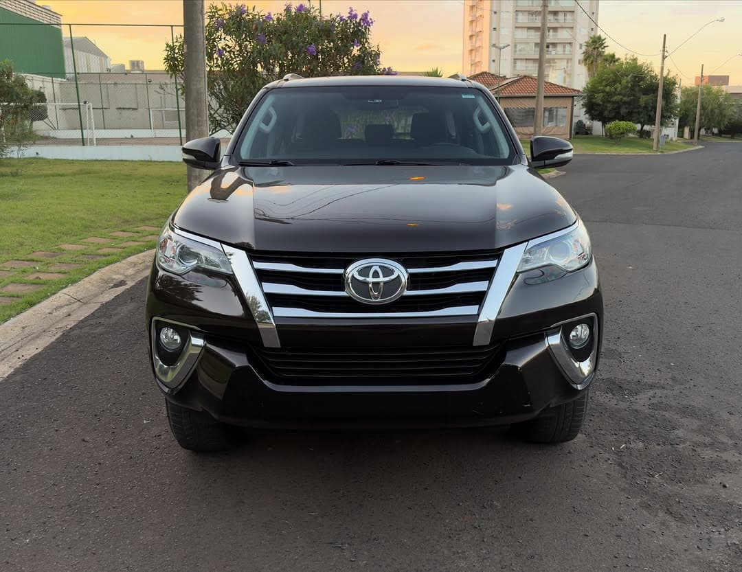 Toyota Hilux SW4 SR 2.7