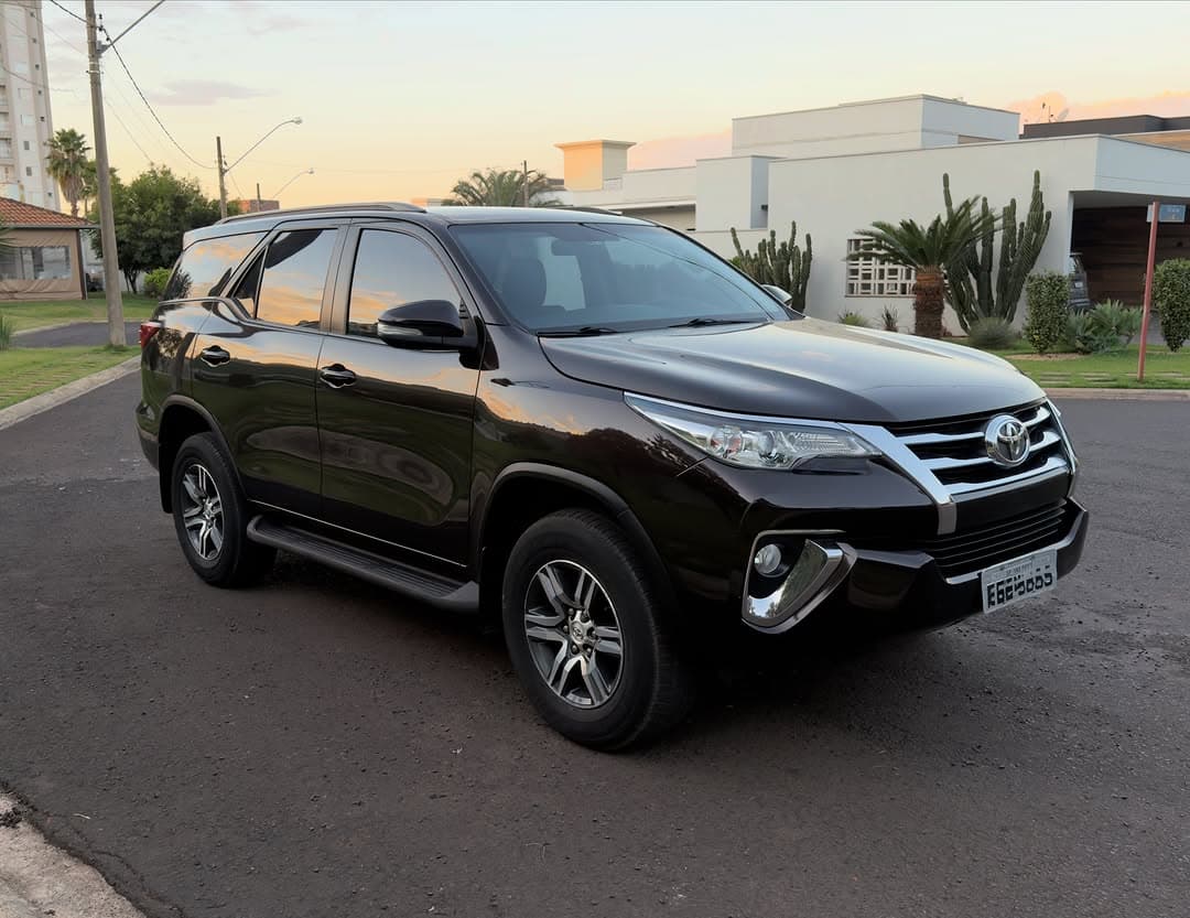 Toyota Hilux SW4 SR 2.7 2