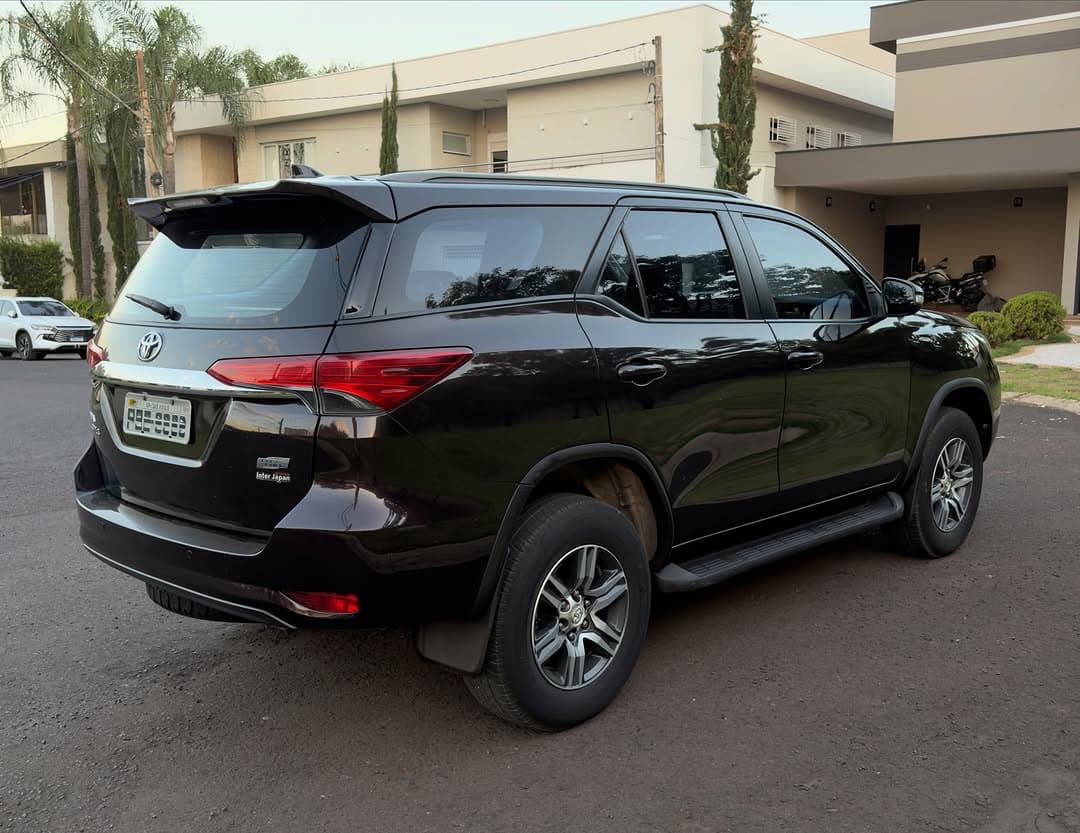 Toyota Hilux SW4 SR 2.7 4